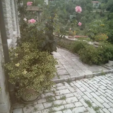 To Archontiko Tis Marias Guest house